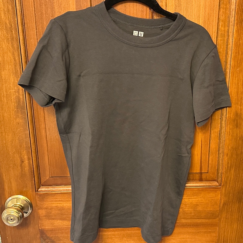 Uniqlo charcoal u crew Short Sleeve Tee